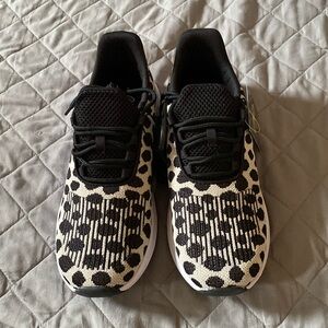 Ahtletic Works Polka Dot Memory Foam Athletic Shoes